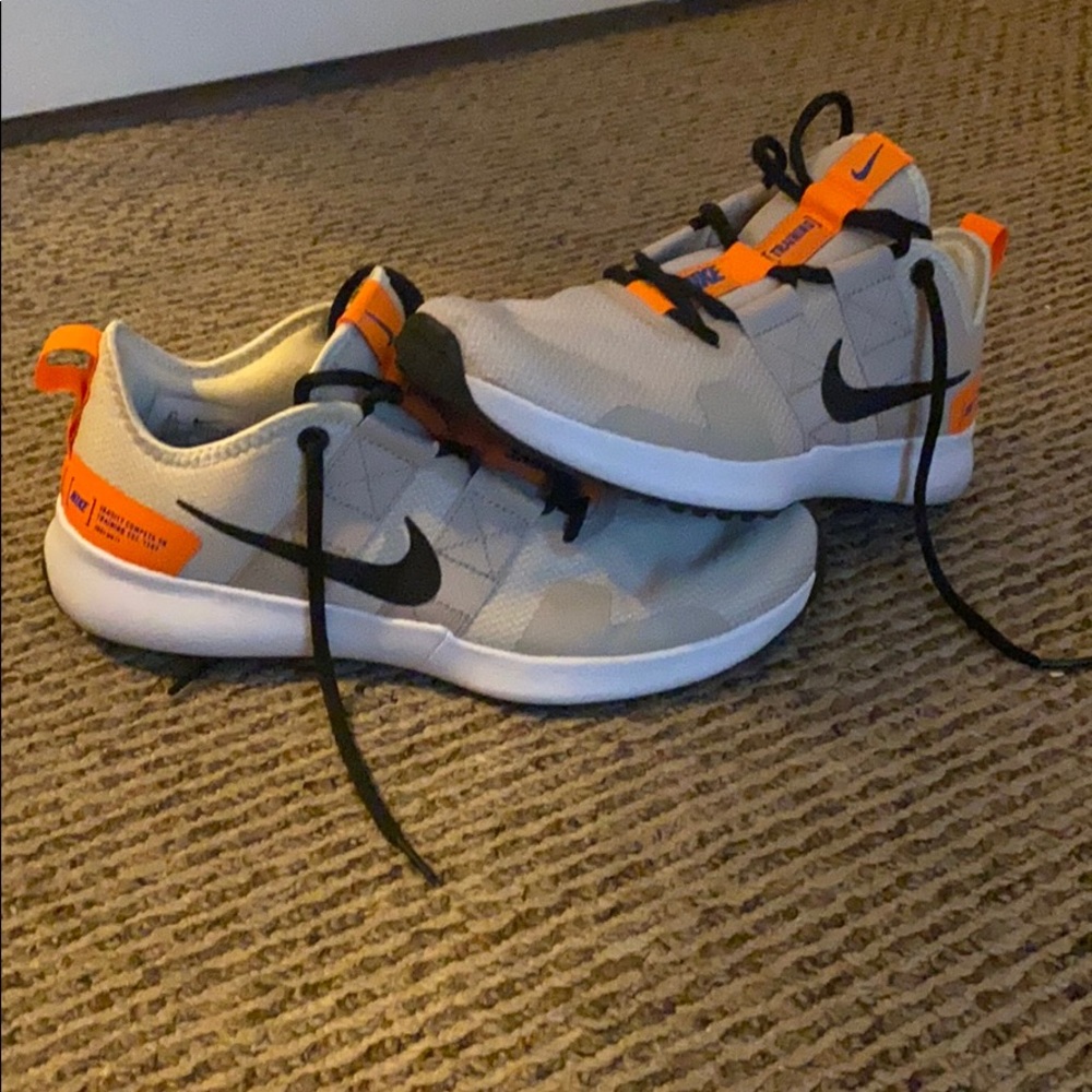 Men’s Nike shoes